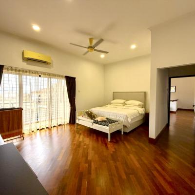 Villa Sri Ukay, Ampang Three Storey Bungalow House Below Market