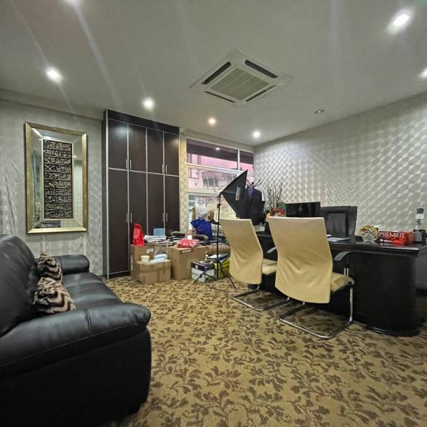 Laman Seri Business Park, Seksyen 13, Shah Alam Five Storey Office Space For Sale End Lot-6