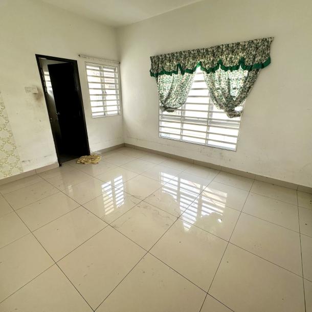 Puncak Bestari, Puncak Alam Double Storey Terrace House End lot with Extra Land for sale-12