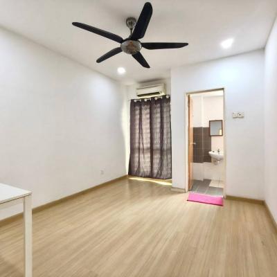 Seri Pristana (SP6), Saujana Utama Double Storey Terrace House For Sale Renovated